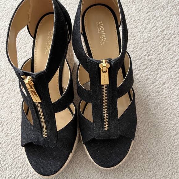 Michael Kors platform wedge - Picture 2 of 5